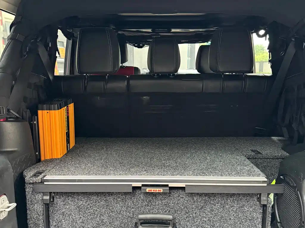 Jeep Wrangler 2012 — фото 17