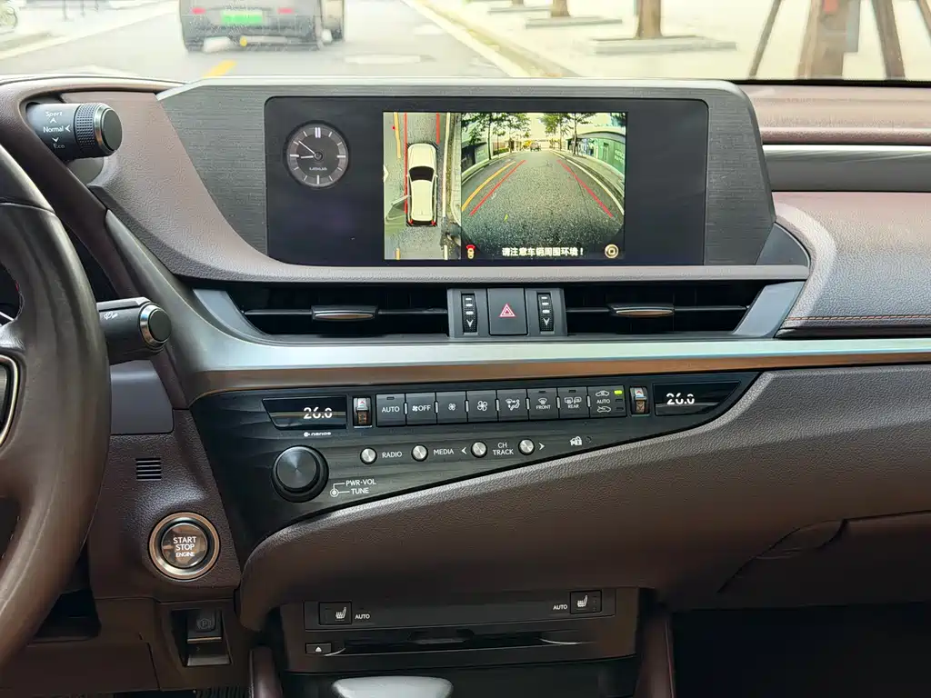 Lexus ES 2020 — фото 10