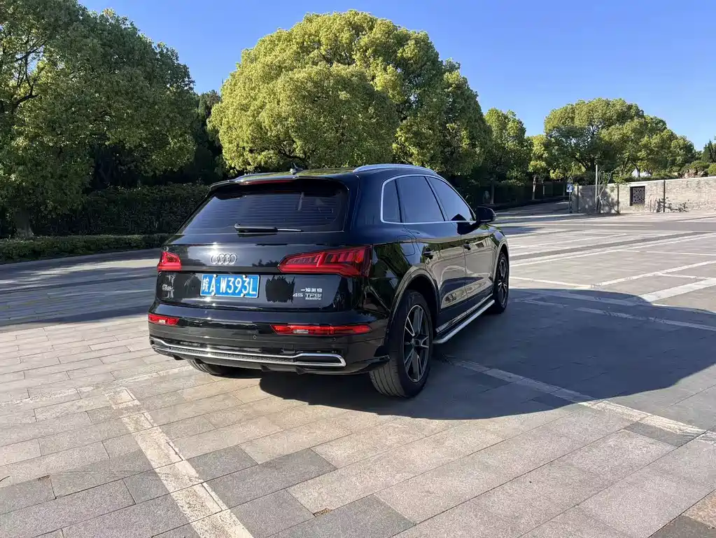Audi Q5L 2020 — фото 20