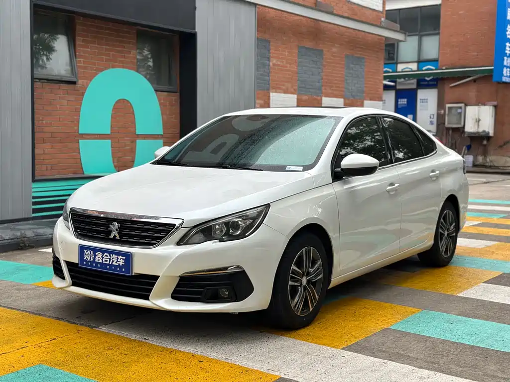 Peugeot 308 2018 — фото 1