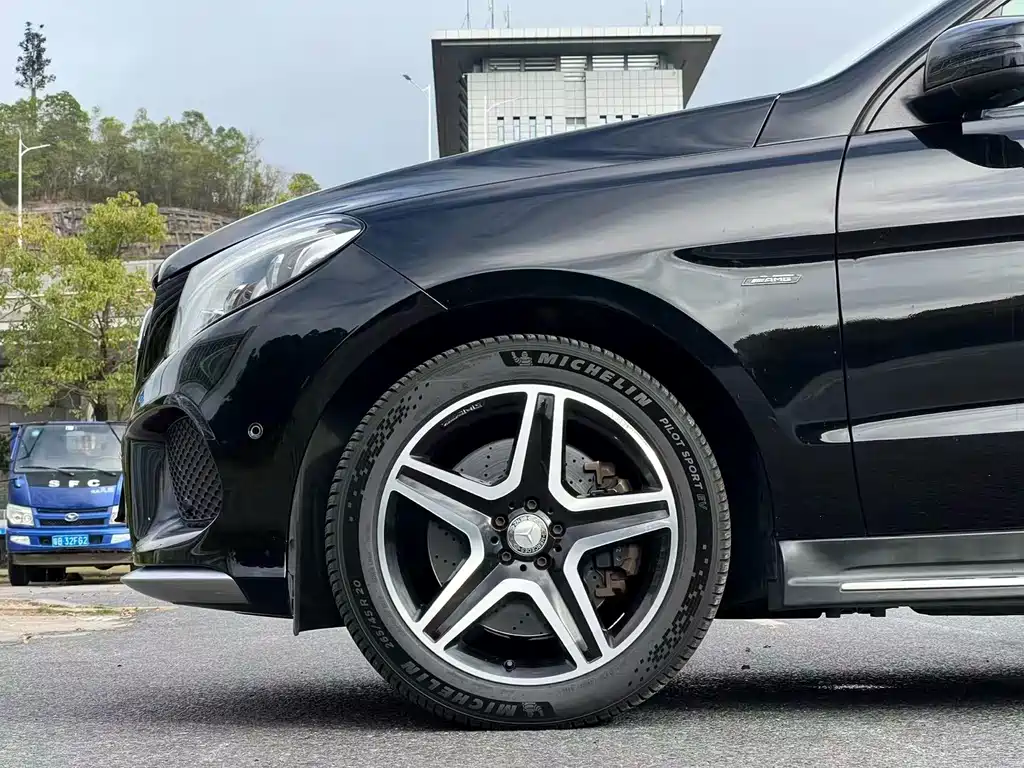 Mercedes-Benz GLE 2017 — фото 19