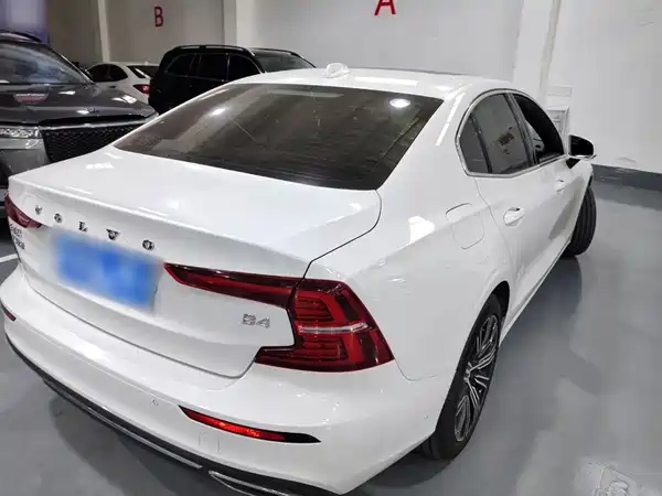 Volvo S60 2022