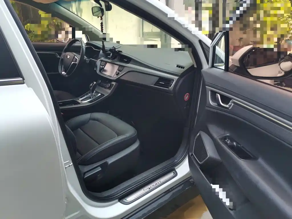 Geely Emgrand GS 2018 — фото 20