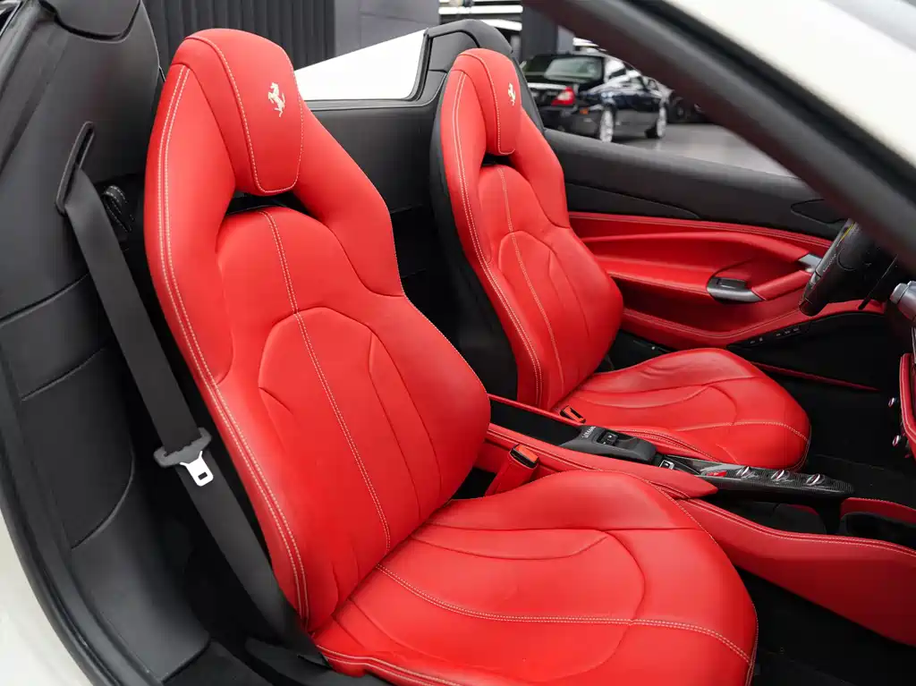 Ferrari F8 2022 — фото 17