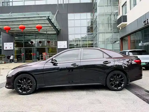 Toyota Reiz 2015