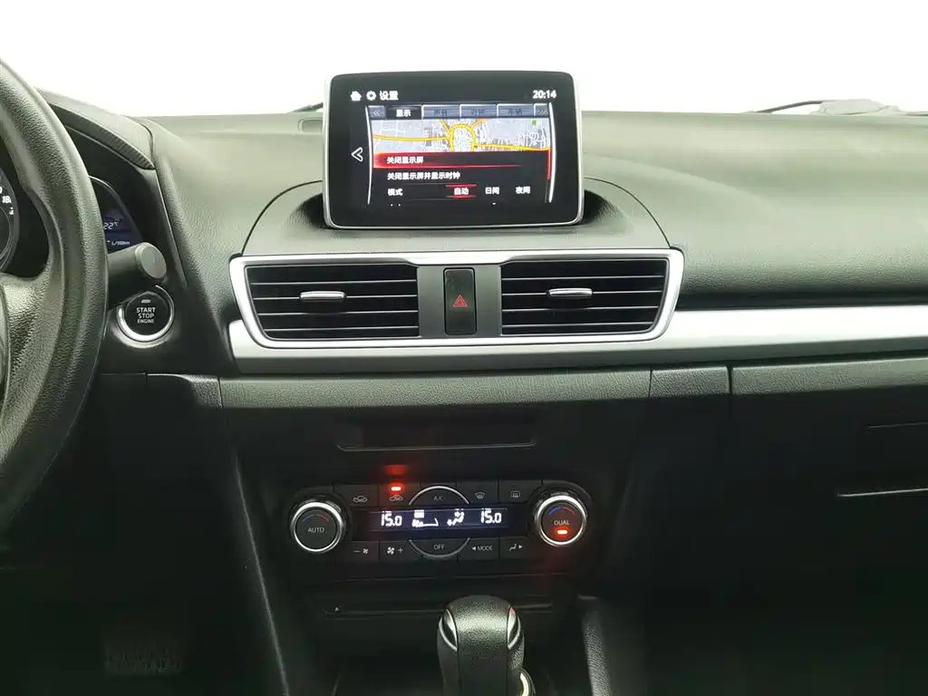 Mazda 3 Axela 2016 — фото 12