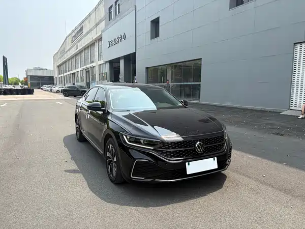 Volkswagen Passat 2023