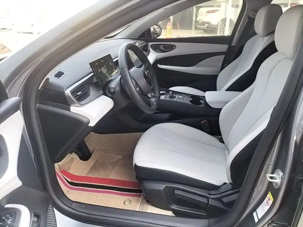BYD Seal 05 DM-i 2025 — фото 15