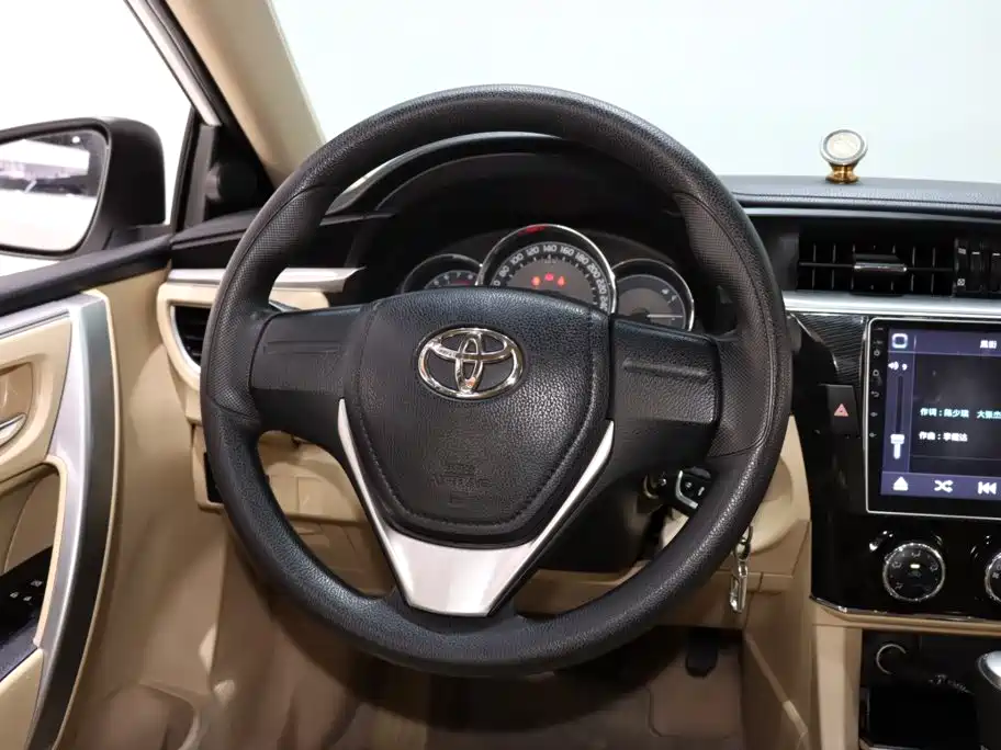 Toyota Corolla 2016 — фото 12