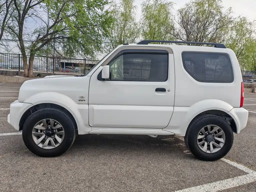 Suzuki Jimny 2017 — фото 5