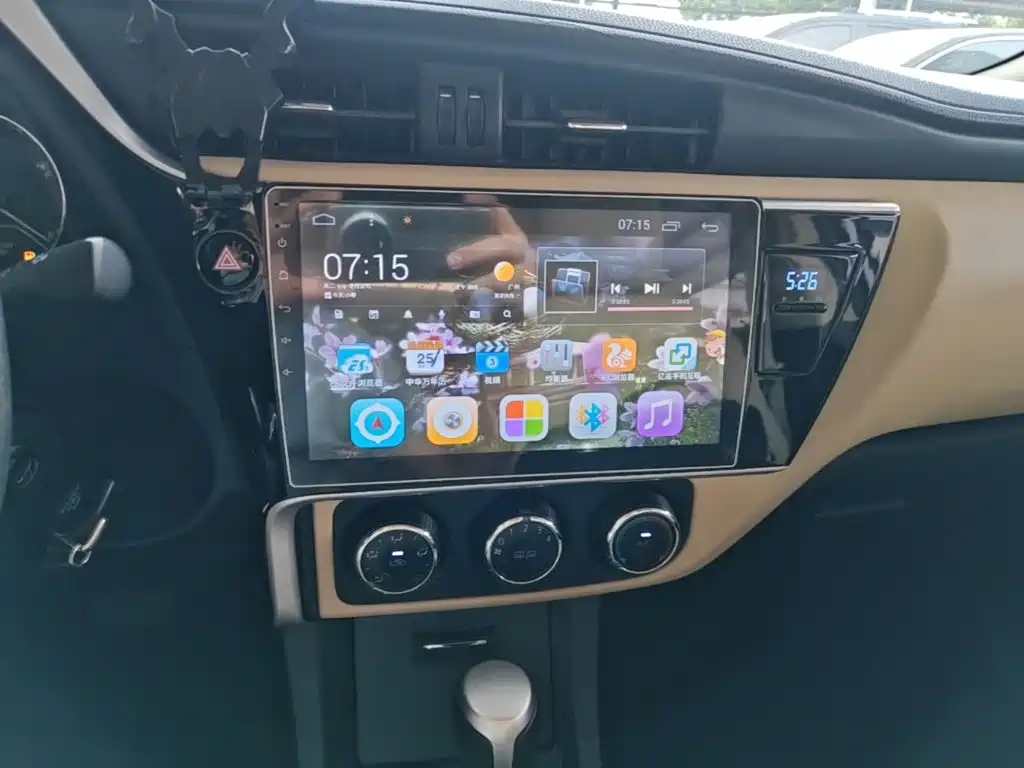 Toyota Corolla 2017 — фото 13