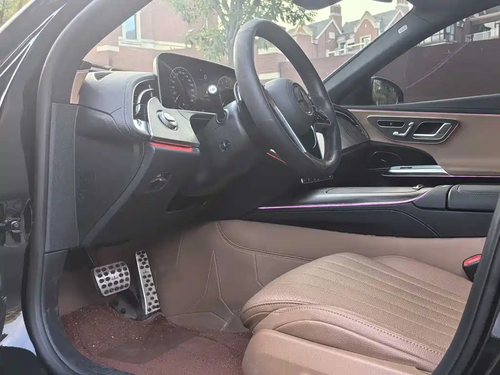 Mercedes-Benz E-Class 2025 — фото 14