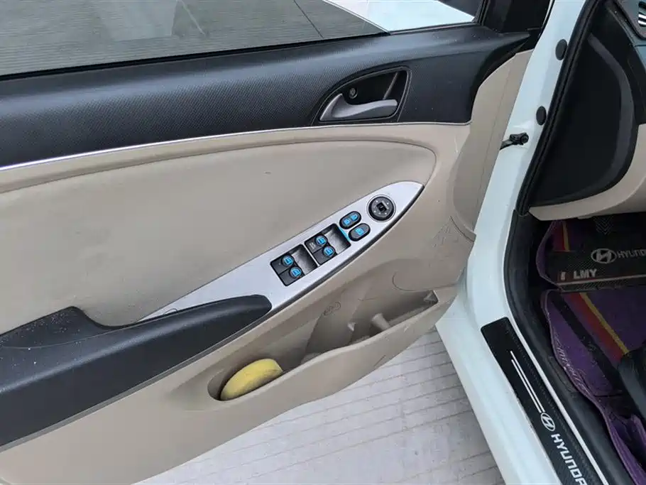 Hyundai Verna 2015