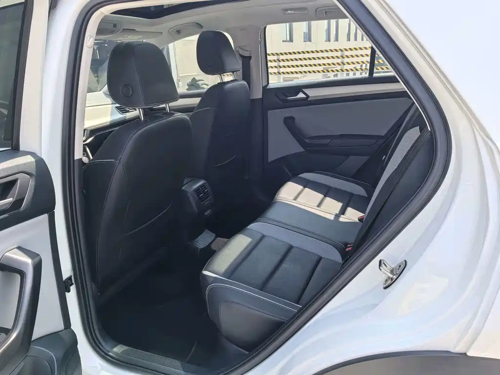 Volkswagen T-Roc 2023
