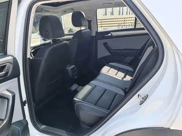 Volkswagen T-Roc 2023