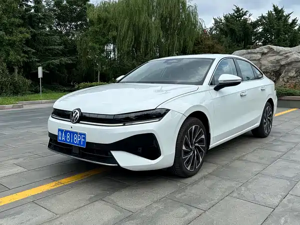 Volkswagen Sagitar 2025