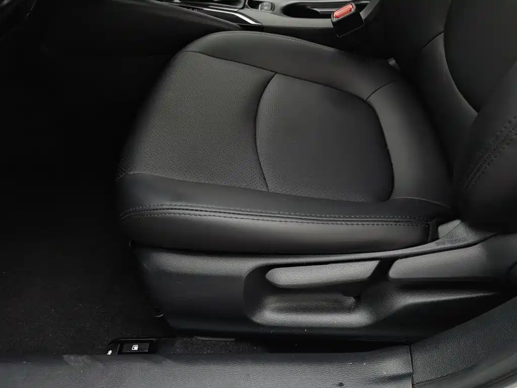 Toyota Corolla 2021 — фото 20