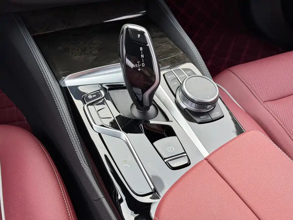 BMW 5 Series 2022 — фото 13