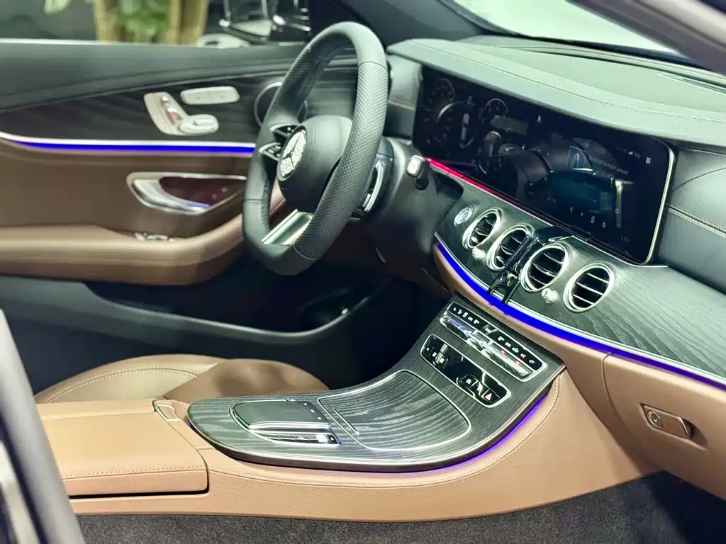 Mercedes-Benz E-Class 2023 — фото 28