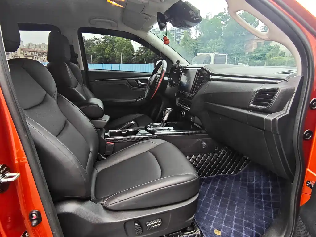Isuzu D-MAX 2022 — фото 10