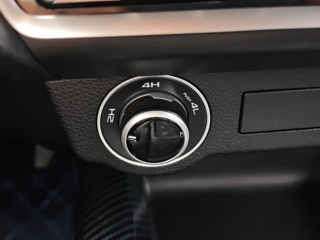 Isuzu D-MAX 2022 — фото 16