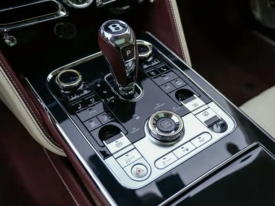 Bentley Flying Spur 2020 — фото 21