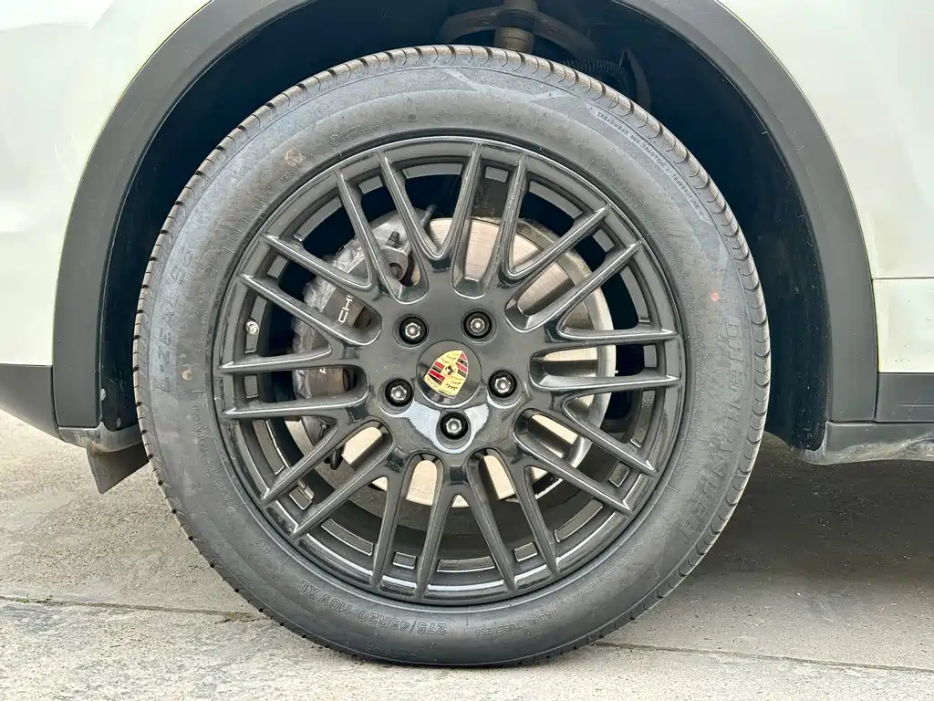 Porsche Cayenne 2015 — фото 16