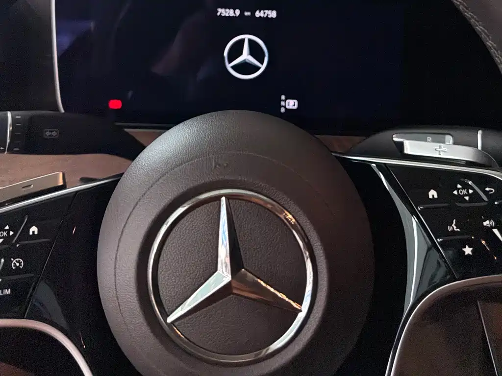 Mercedes-Benz E-Class 2022