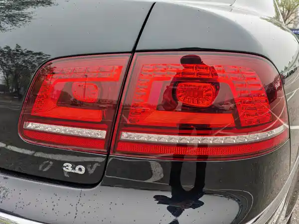 Volkswagen Phaeton 2015
