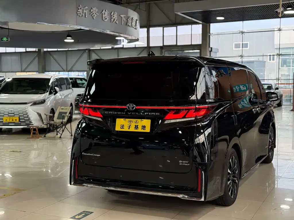 Toyota Vellfire 2024 — фото 23