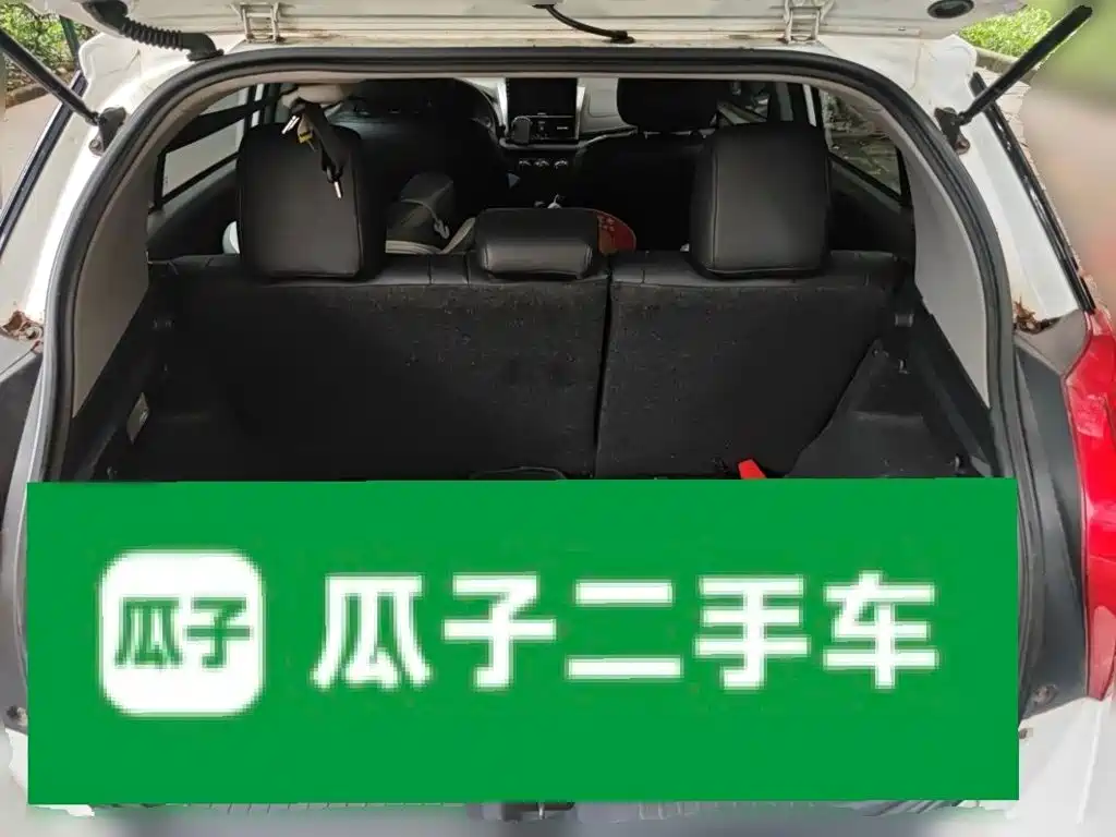 Toyota Yaris L 2016 — фото 10