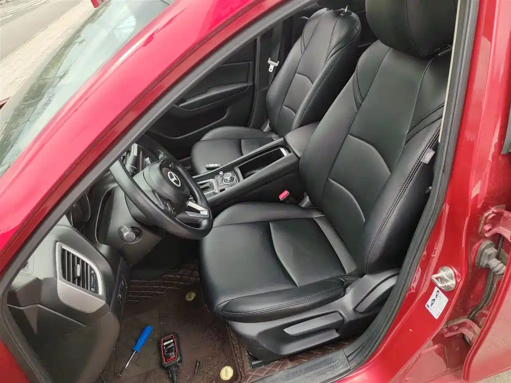 Mazda 3 Axela 2018 — фото 15