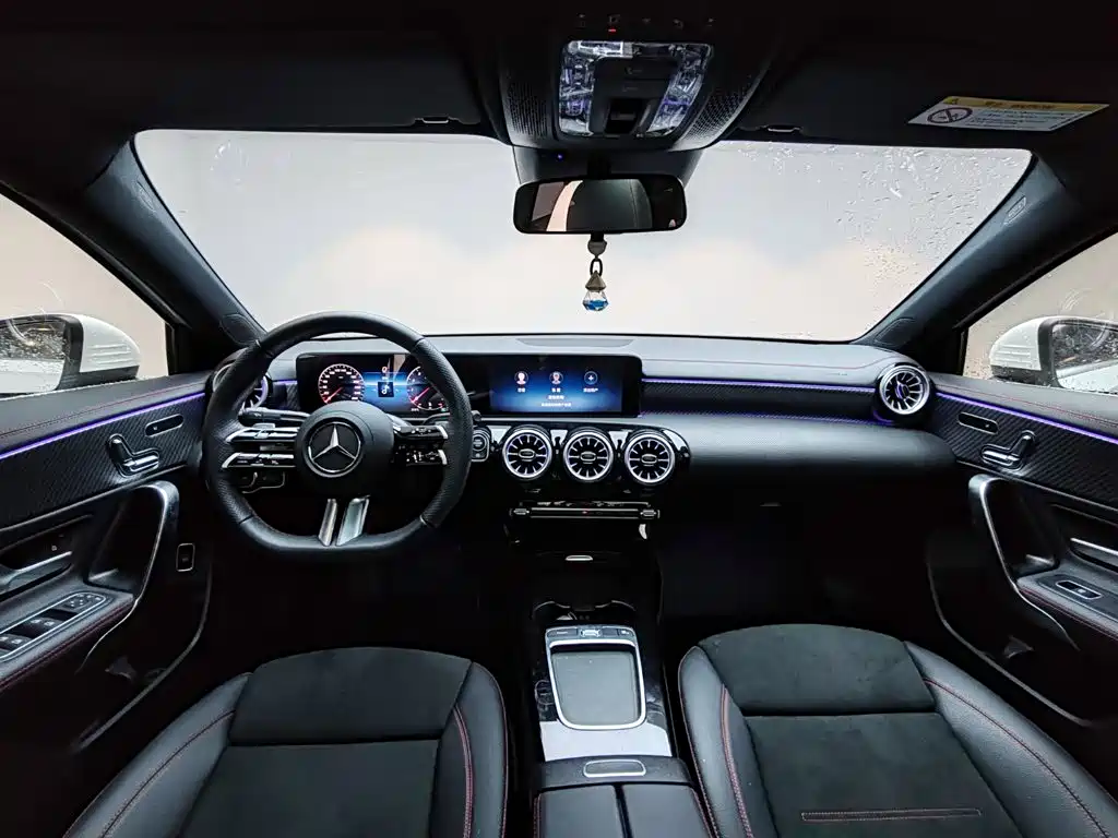 Mercedes-Benz A-Class 2024 — фото 15