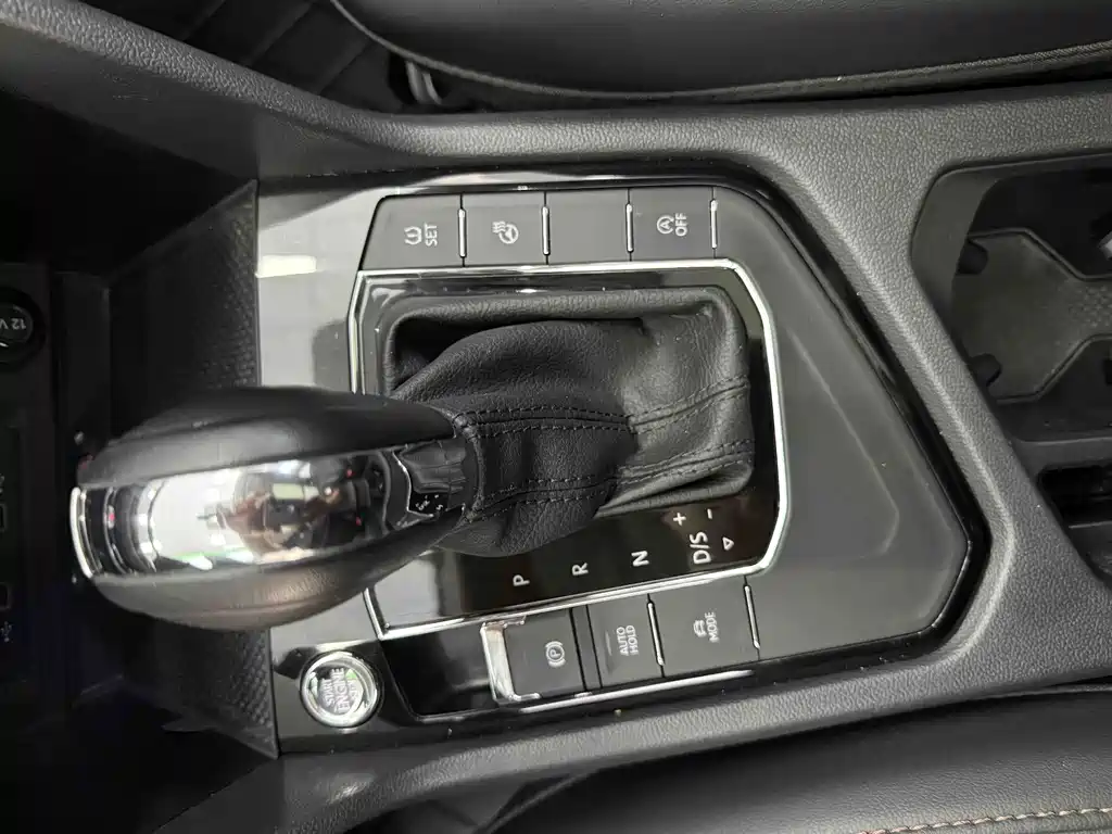 Volkswagen Tharu 2023 — фото 19