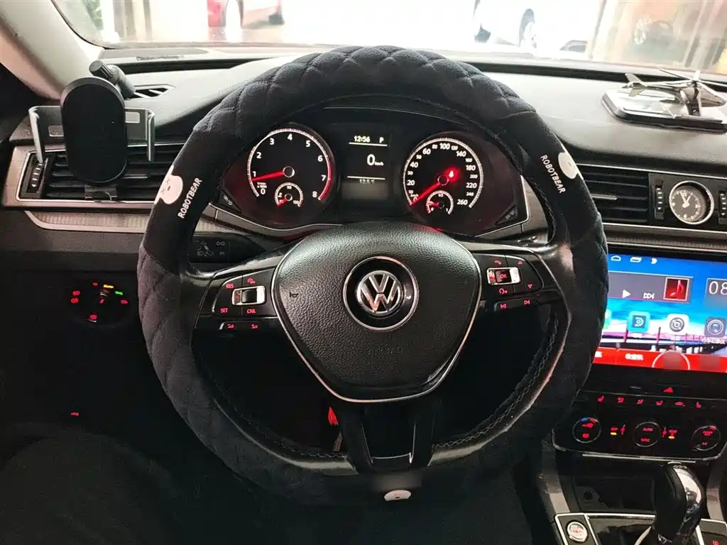Volkswagen Passat 2017 — фото 11
