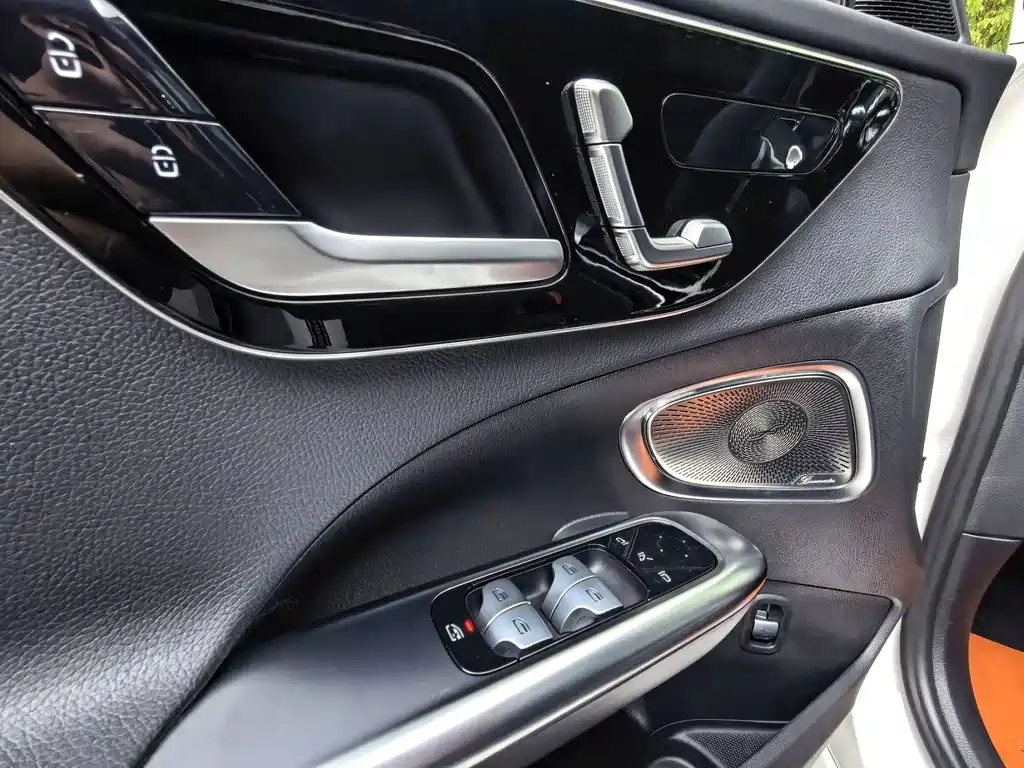 Mercedes-Benz C-Class 2023