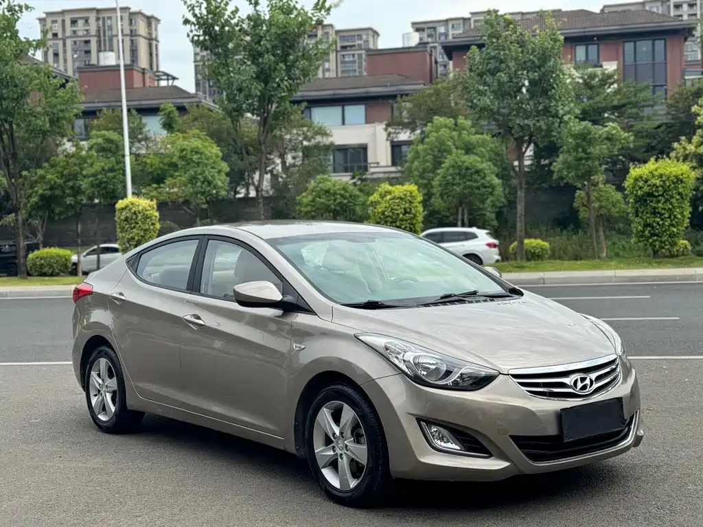Hyundai Elantra Langdong 2014 — фото 3