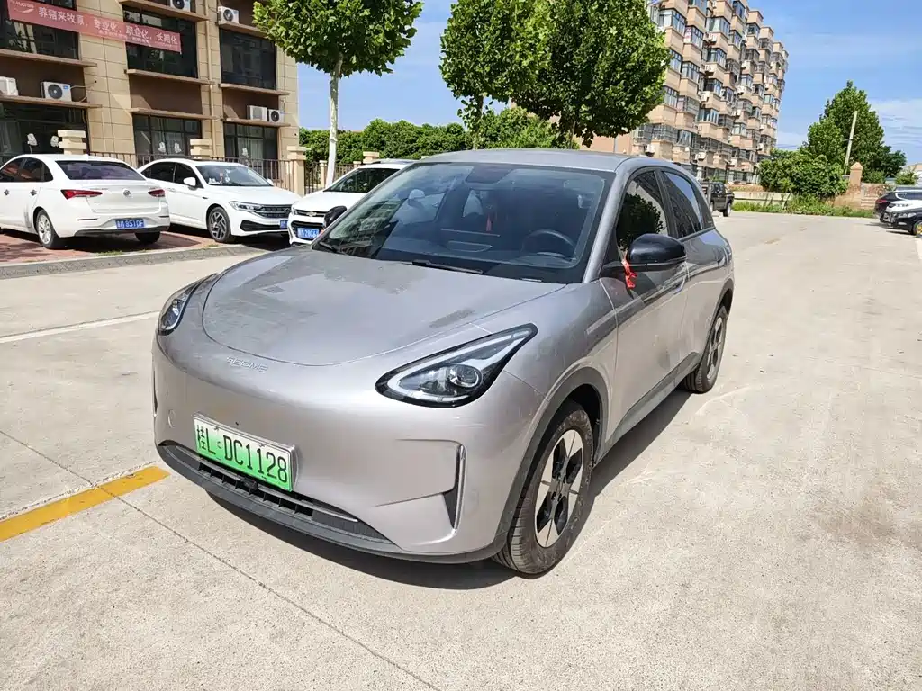 Geely Galaxy Starwish 2025 — фото 3