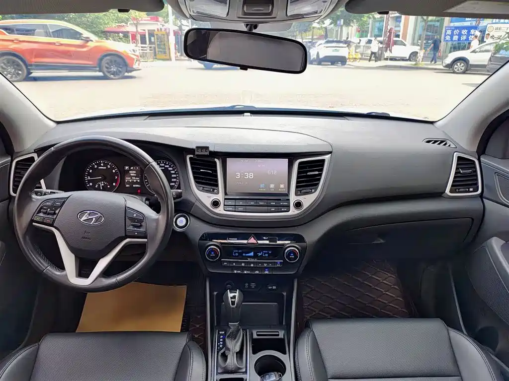 Hyundai Tucson 2017 — фото 10
