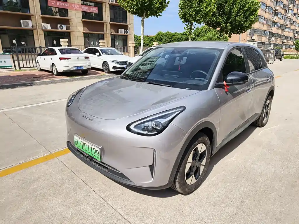 Geely Galaxy Starwish 2025 — фото 9