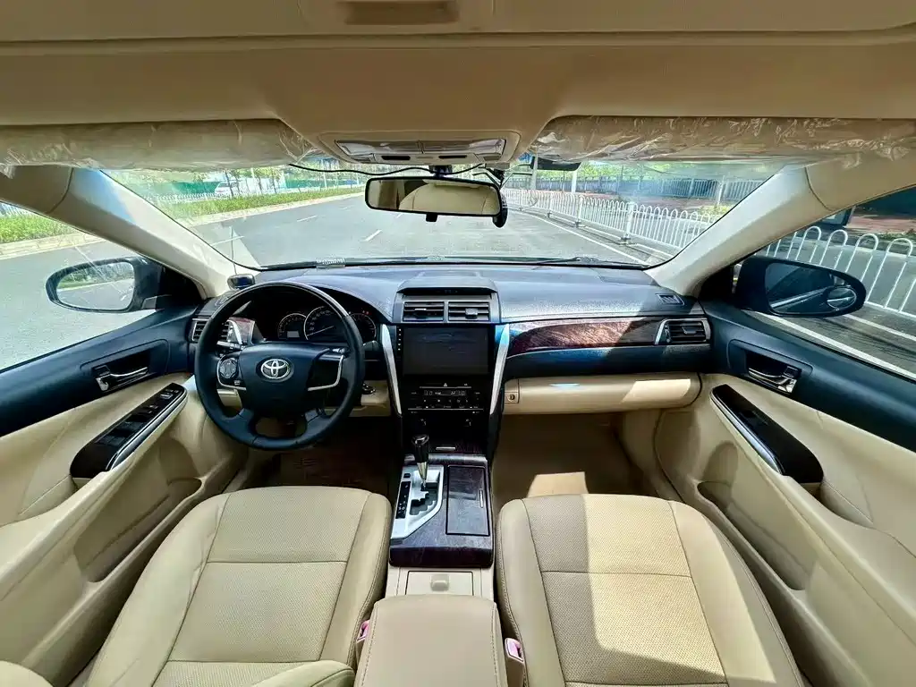Toyota Camry 2016 — фото 5