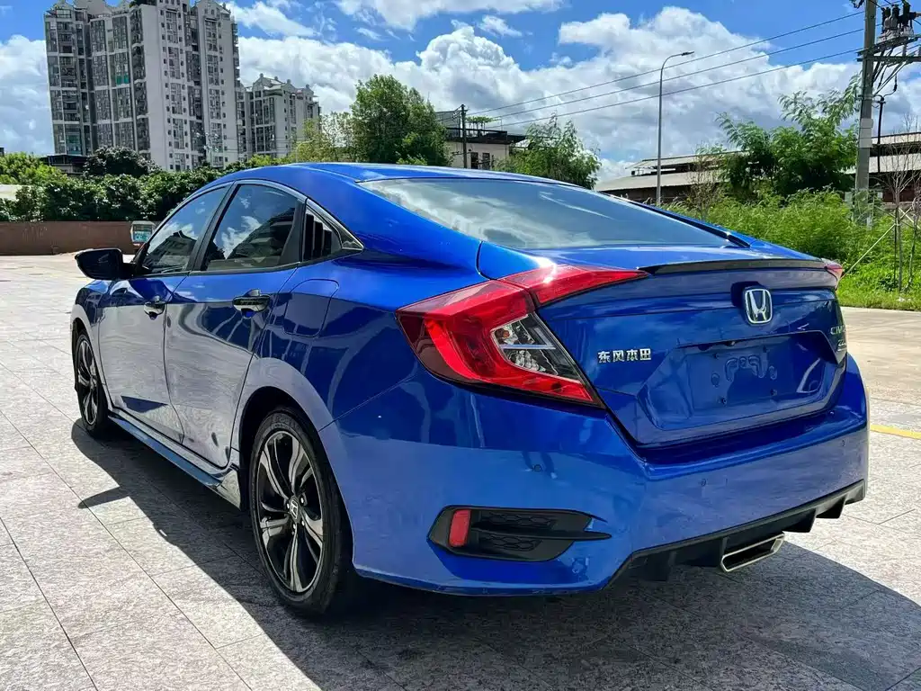 Honda Civic 2019 — фото 9