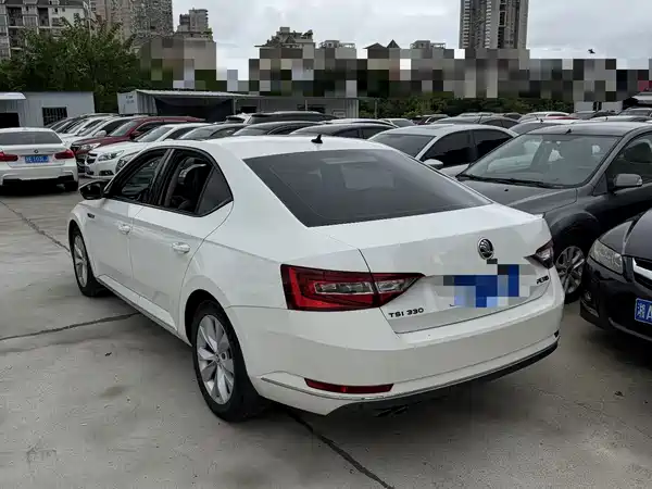 Skoda Superb 2016