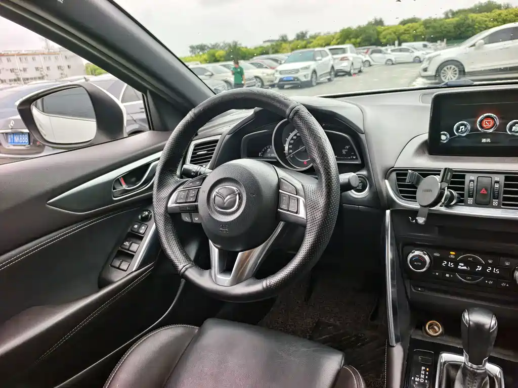 Mazda CX-4 2016 — фото 14