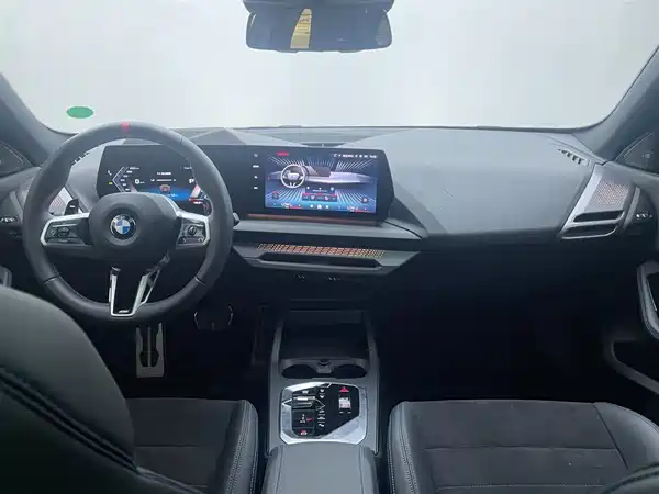 BMW M235L 2025