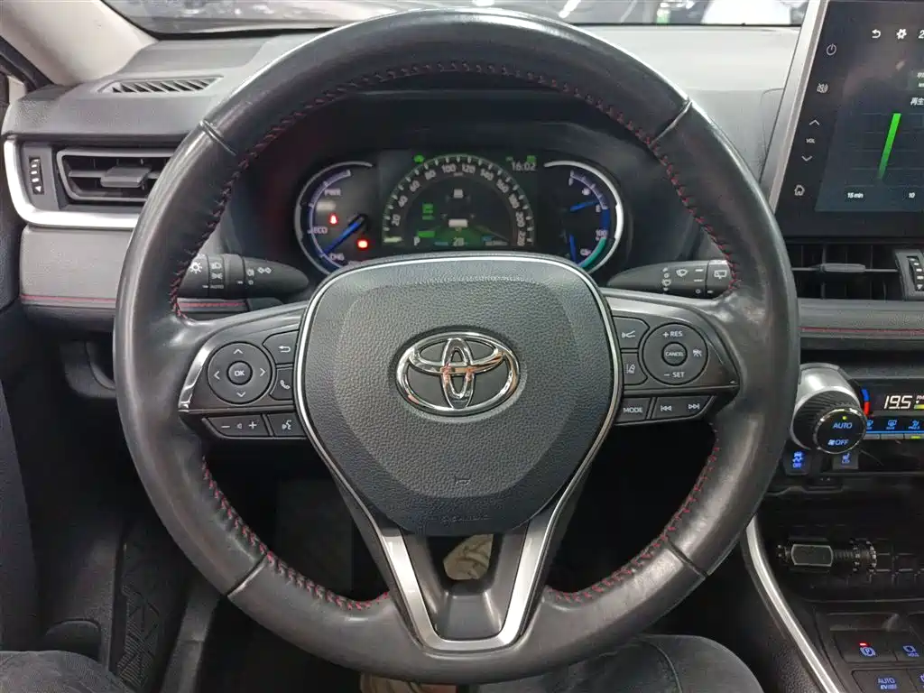 Toyota Wildlander New Energy 2023 — фото 11