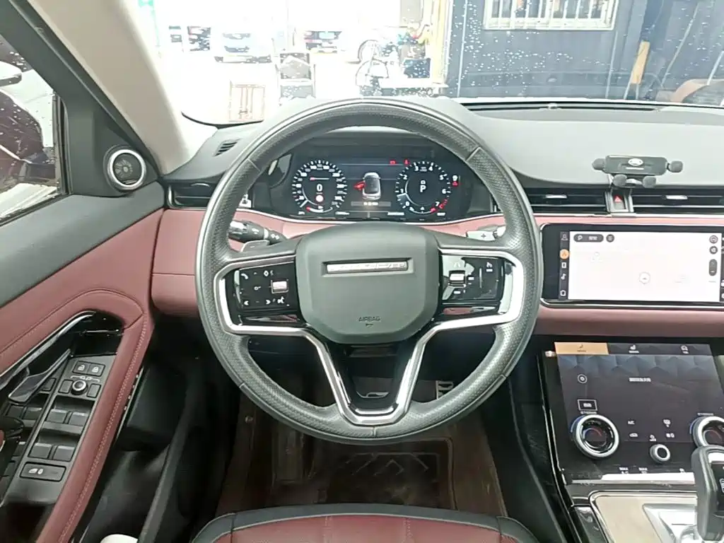 Land Rover Range Rover Evoque 2023 — фото 11