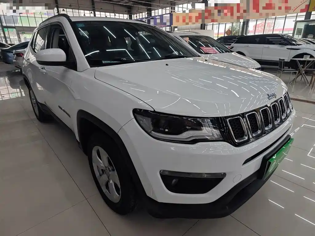 Jeep Compass 2017 — фото 22