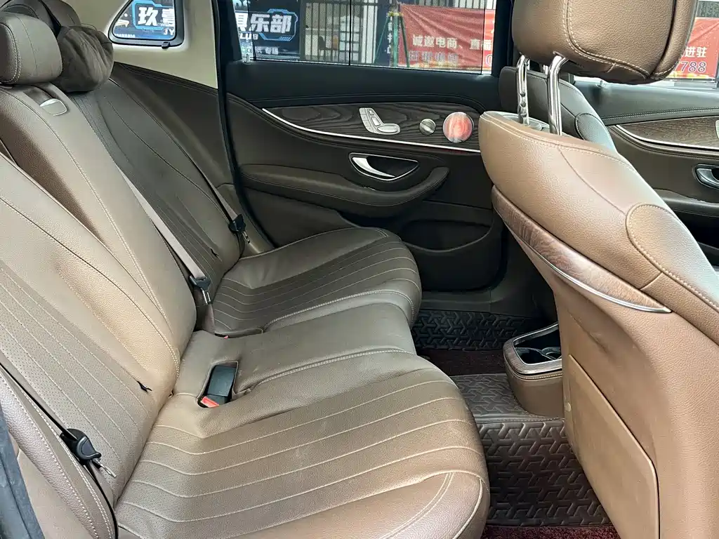 Mercedes-Benz E-Class 2022 — фото 12
