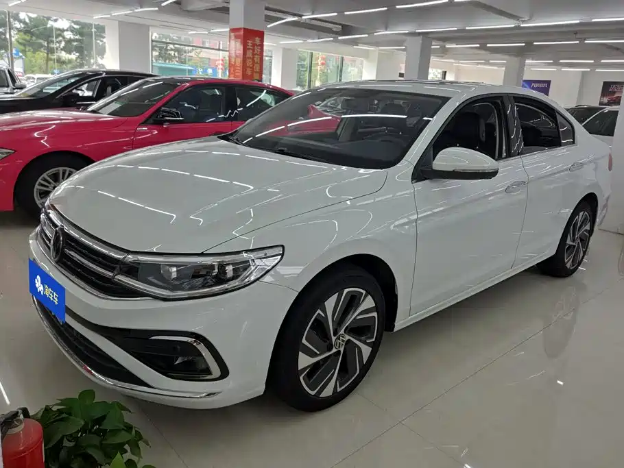 Volkswagen Bora 2023
